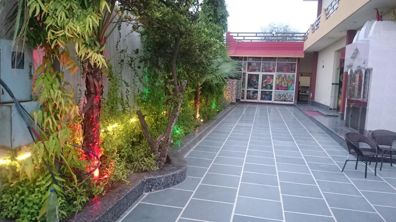 Primrose Hotel And Restaurant Sonipat Exterior foto